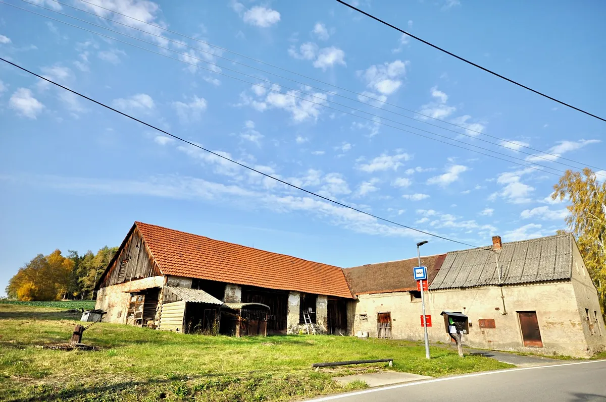 Prodej zemědělské usedlosti 250 m², pozemek 29058 m²